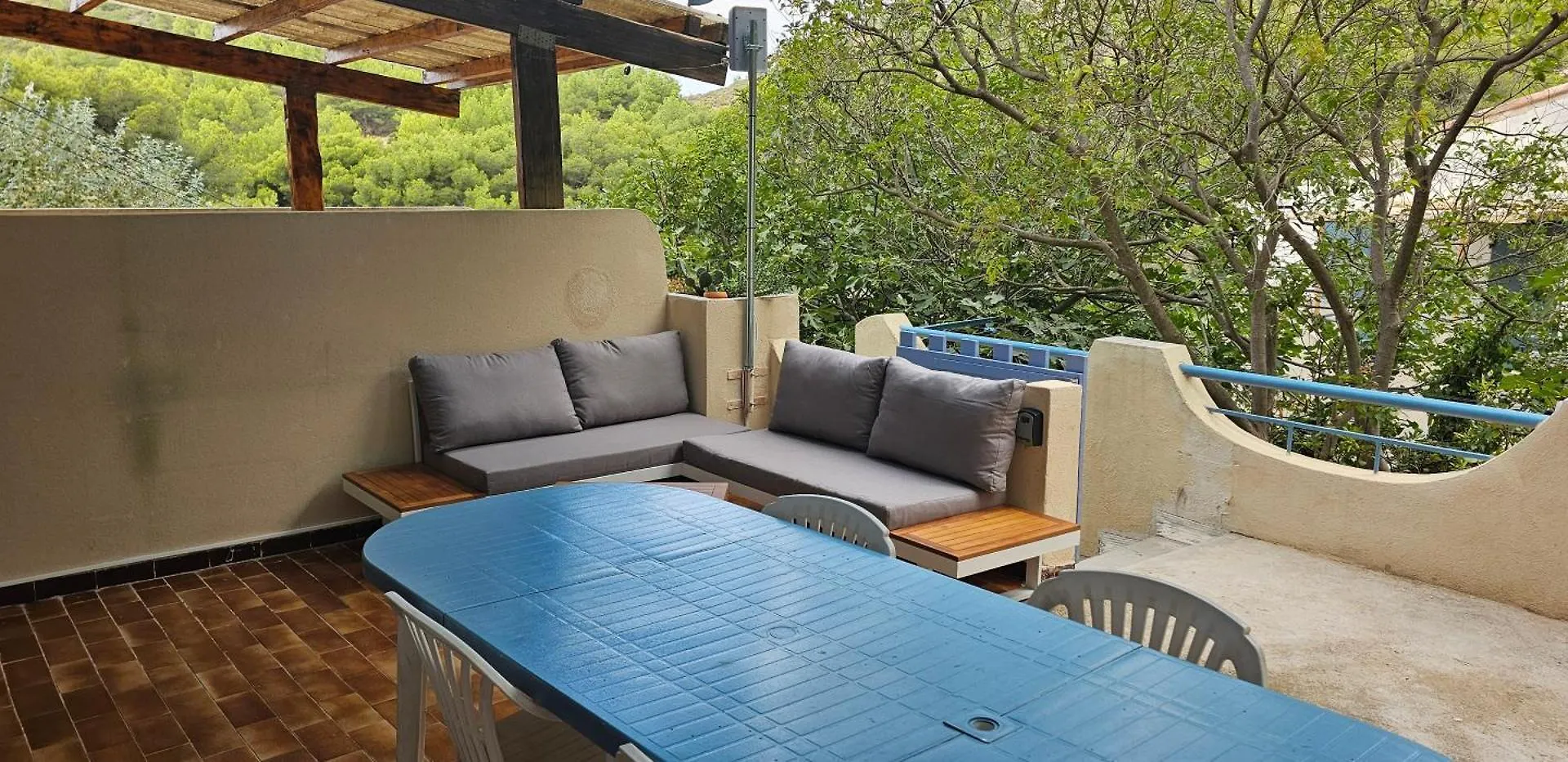 Au Bleurivage Apartment Ensues-la-Redonne France